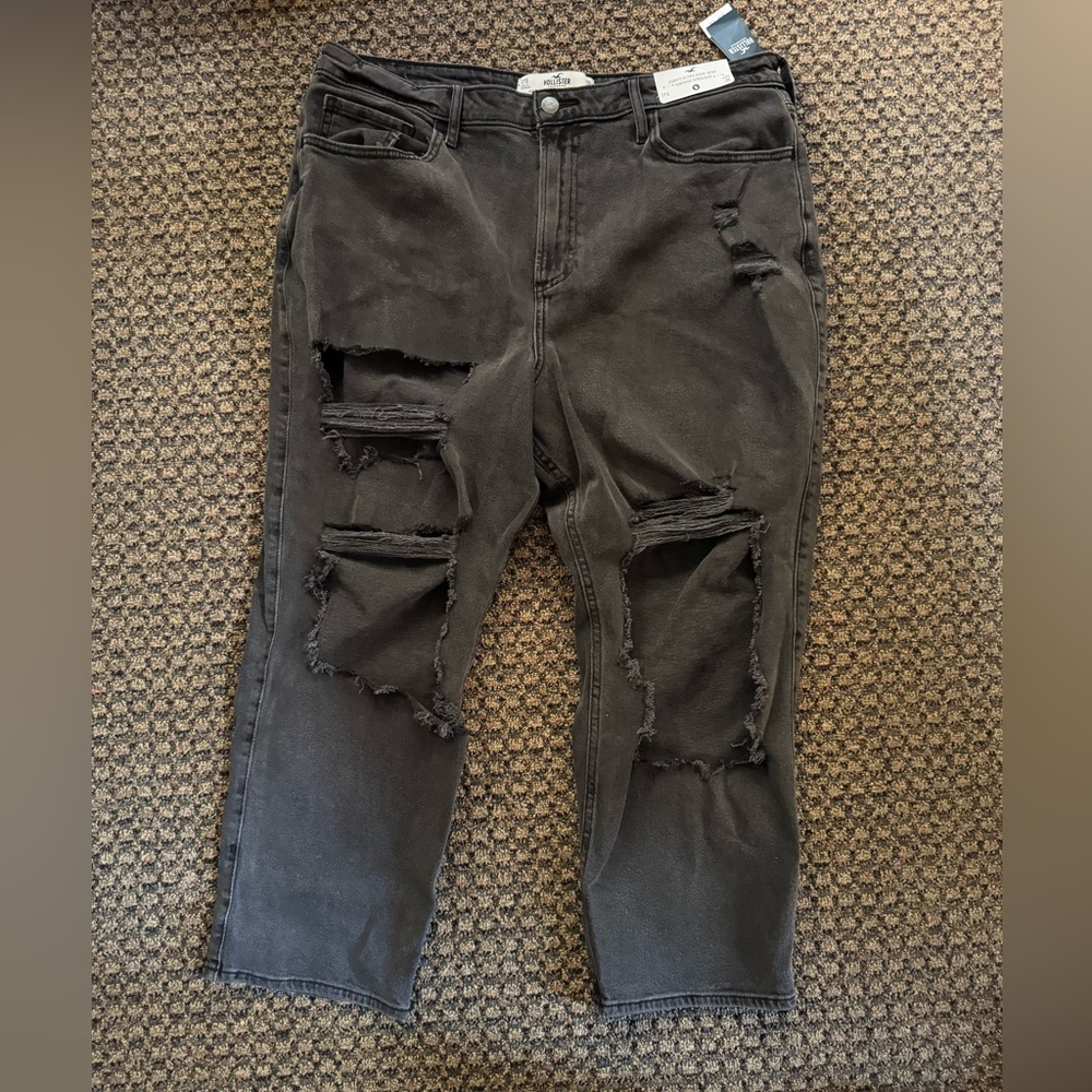 NWT Hollister Curvy Ultra High Rise Vintage Straight Size 17S Short Black
